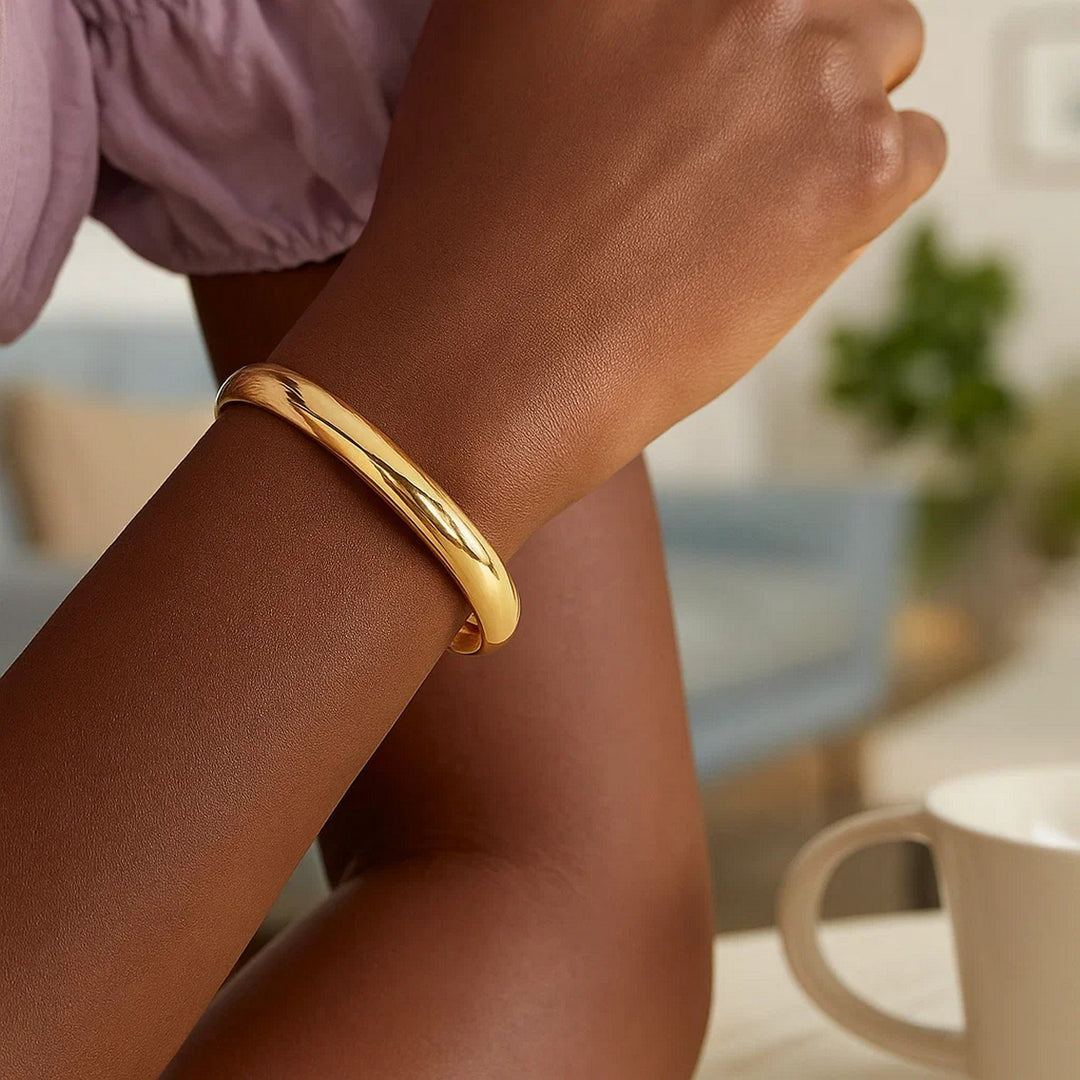 Classic Bangle in 14k Yellow Gold (8.00 mm)