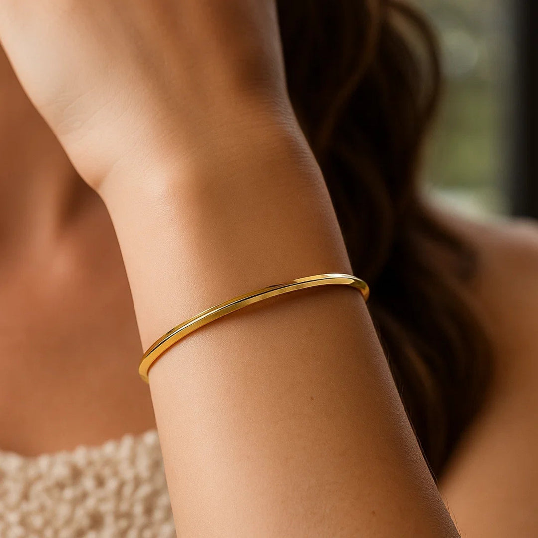 14K Yellow Gold Knife Edge Bangle