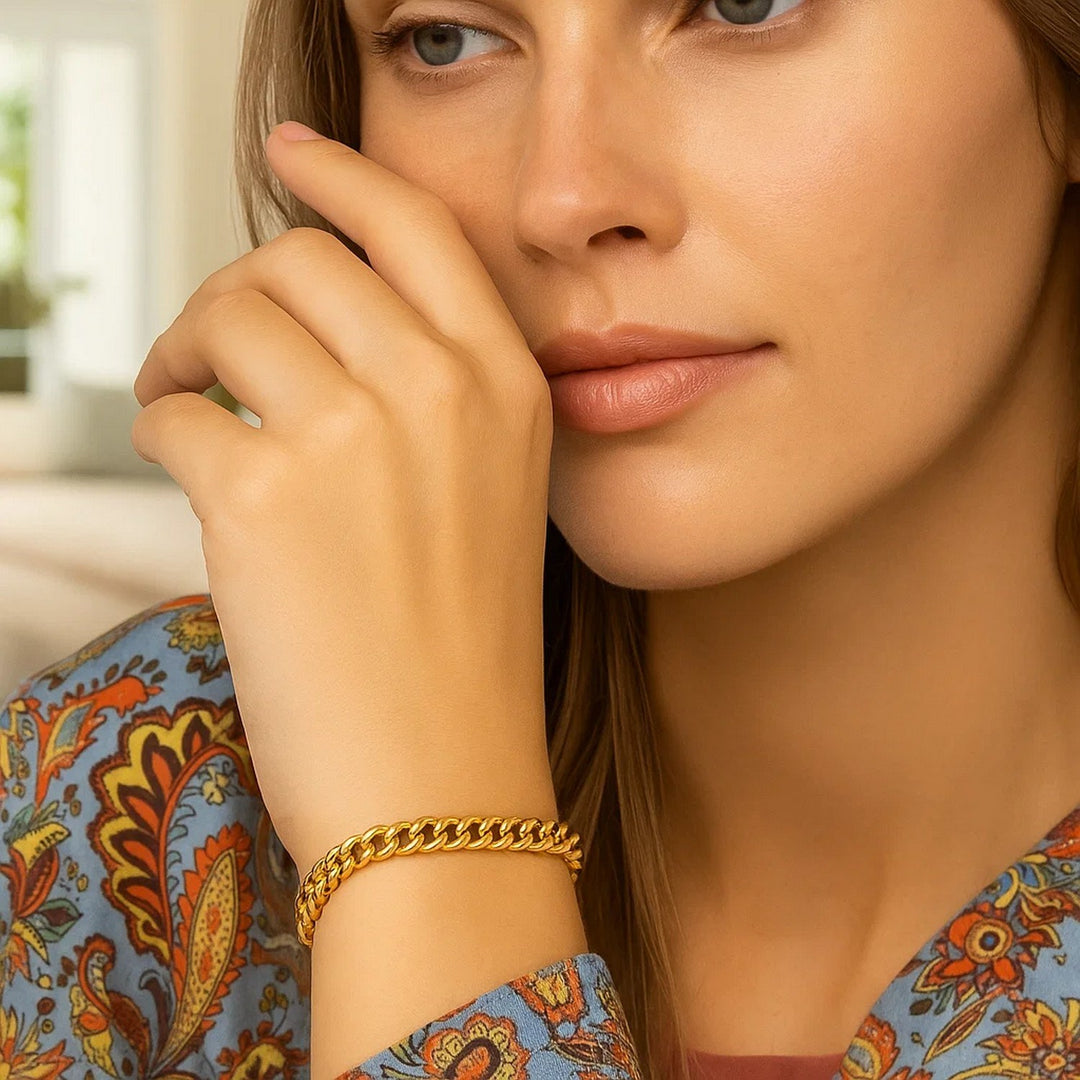 14K Yellow Gold Petite Faceted Cuban Link Chain Bracelet (4.50 mm)